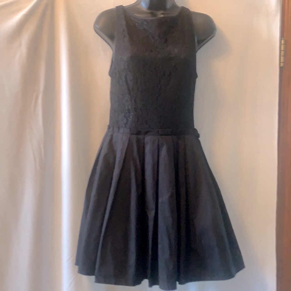 Very nice quality basic black dress
